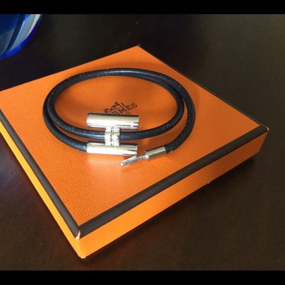 Hermès silver H with black leather bracelet - Picture 3 of 12